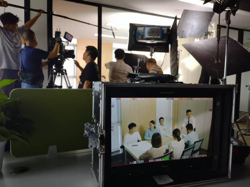 右玉县TVC拍摄公司：科技产品视觉化大师，诠释未来感与功能美学